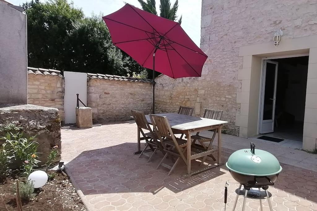 Les Roses Tremieres Villa Saujon Exterior photo